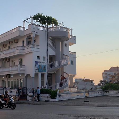 Apartments Delfin Ulcinj Bagian luar foto