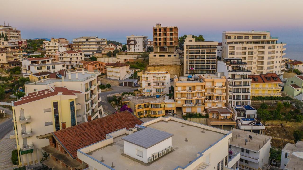 Apartments Delfin Ulcinj Bagian luar foto