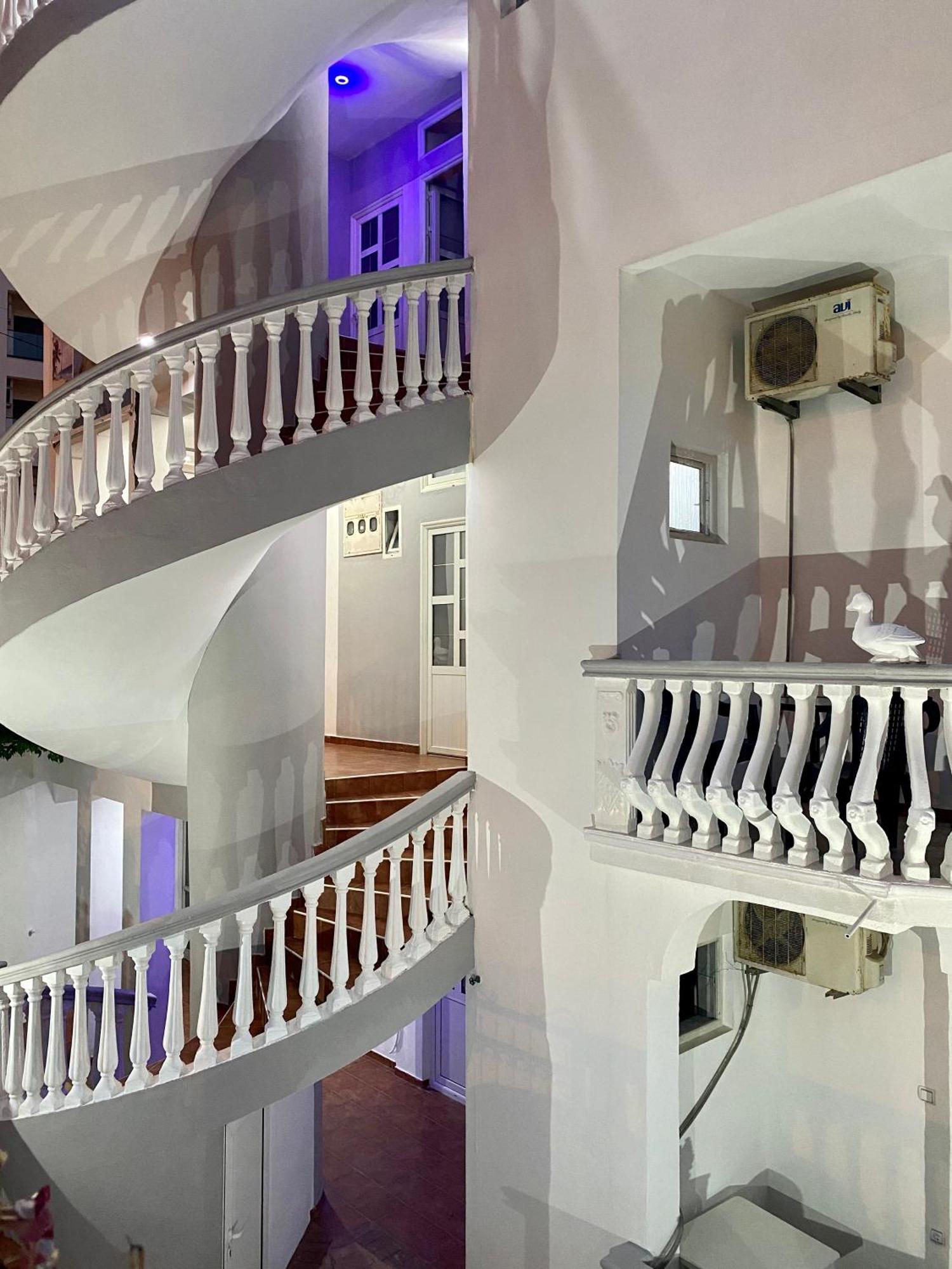 Apartments Delfin Ulcinj Bagian luar foto