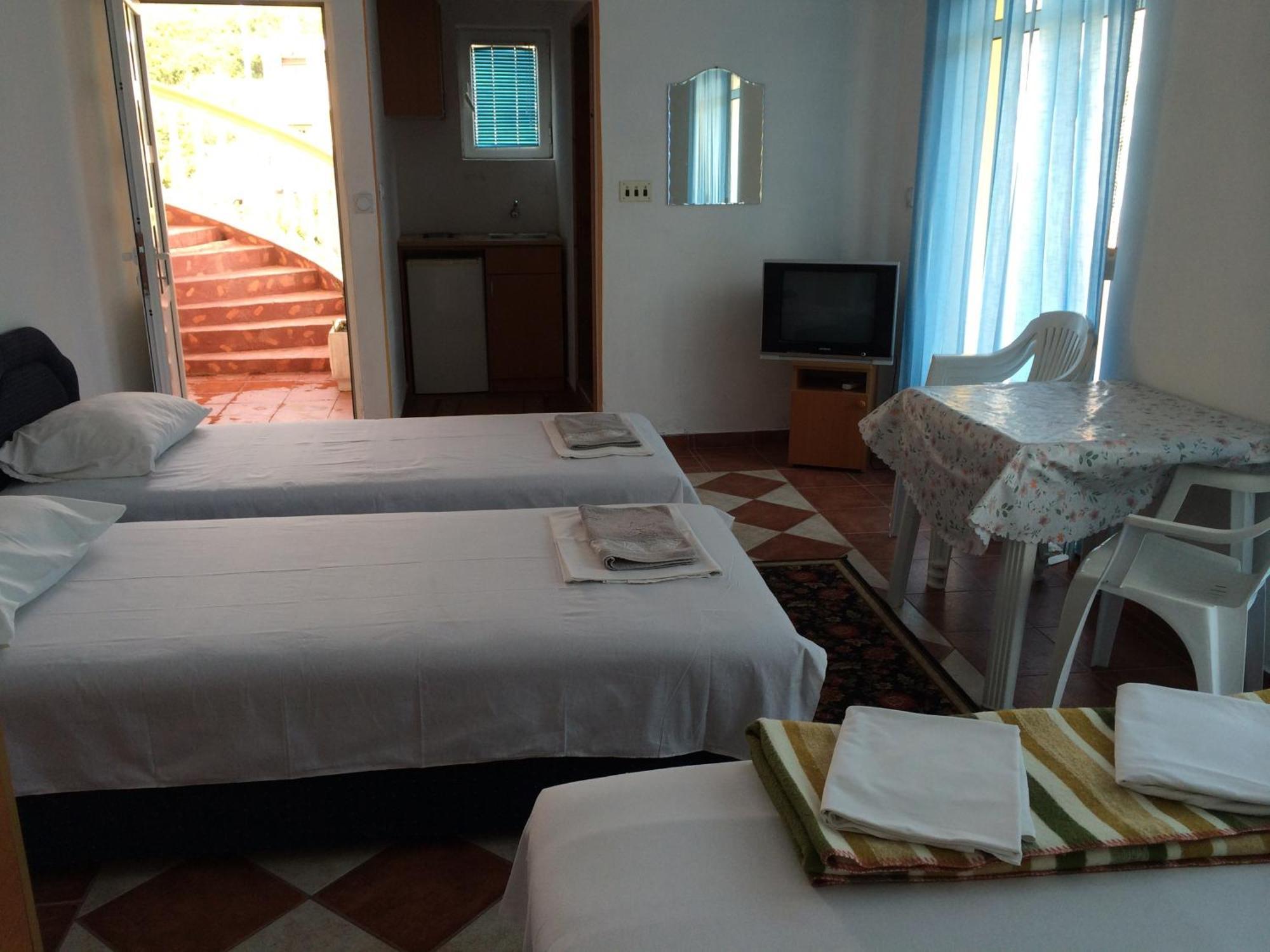 Apartments Delfin Ulcinj Ruang foto