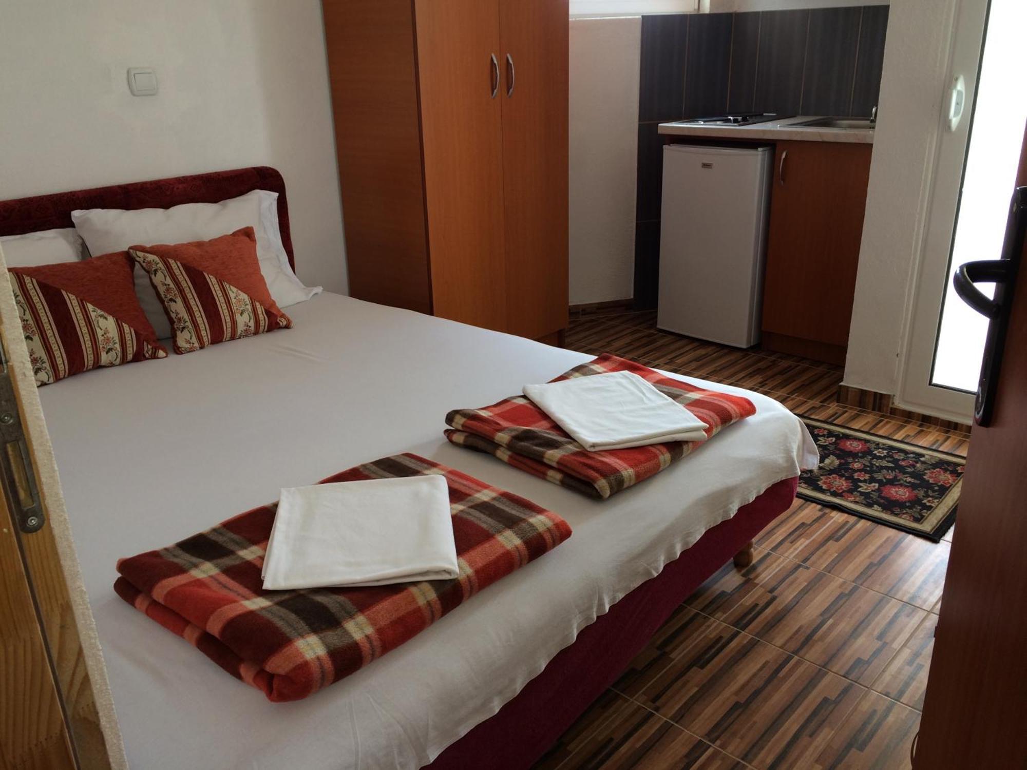 Apartments Delfin Ulcinj Ruang foto