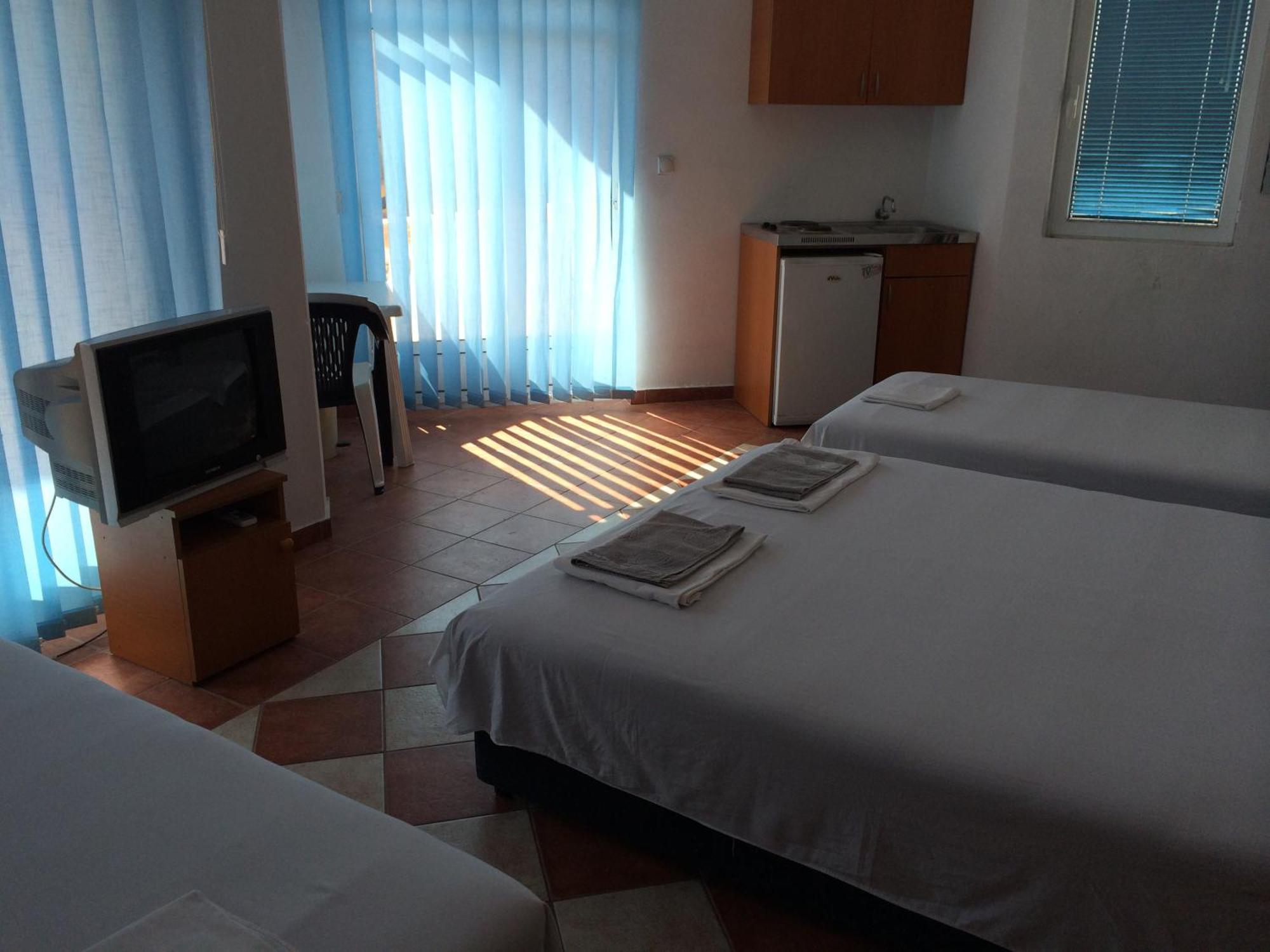 Apartments Delfin Ulcinj Ruang foto