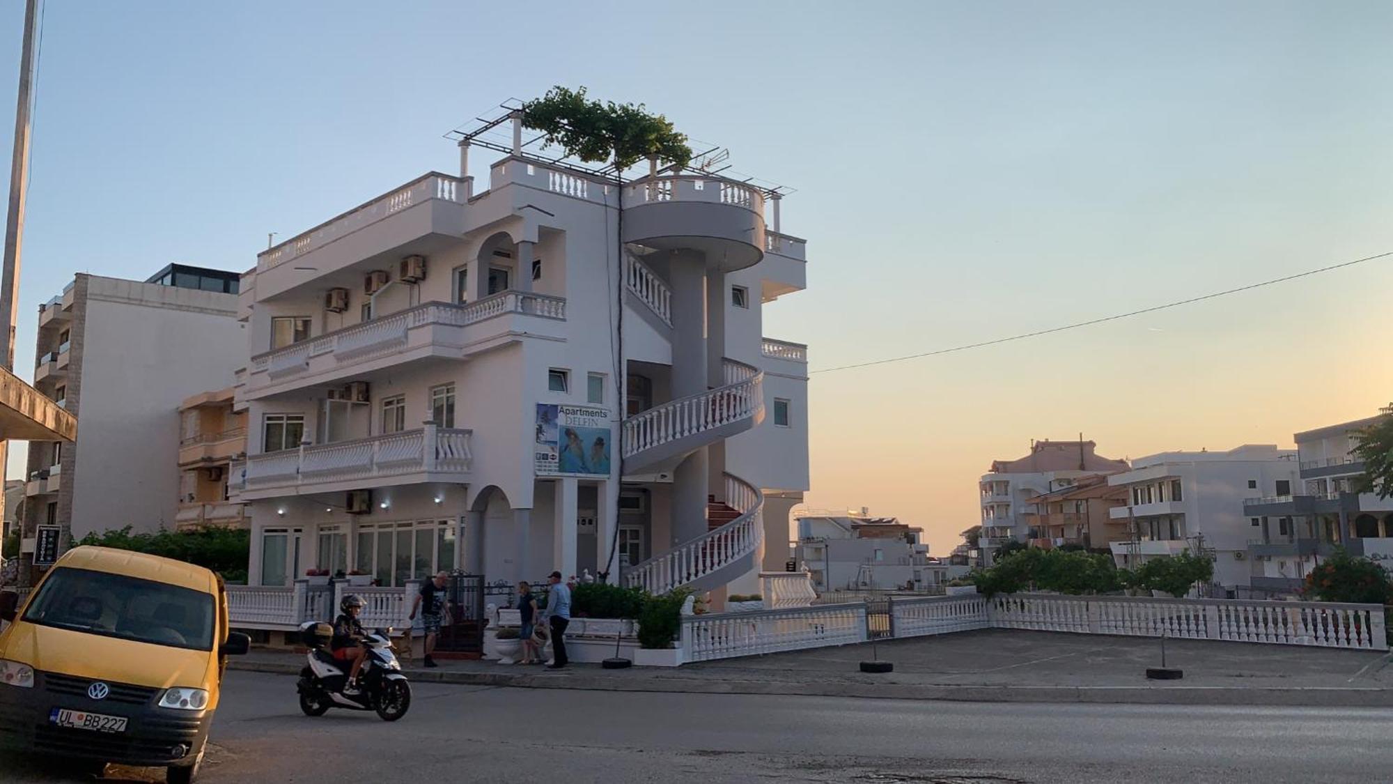 Apartments Delfin Ulcinj Bagian luar foto