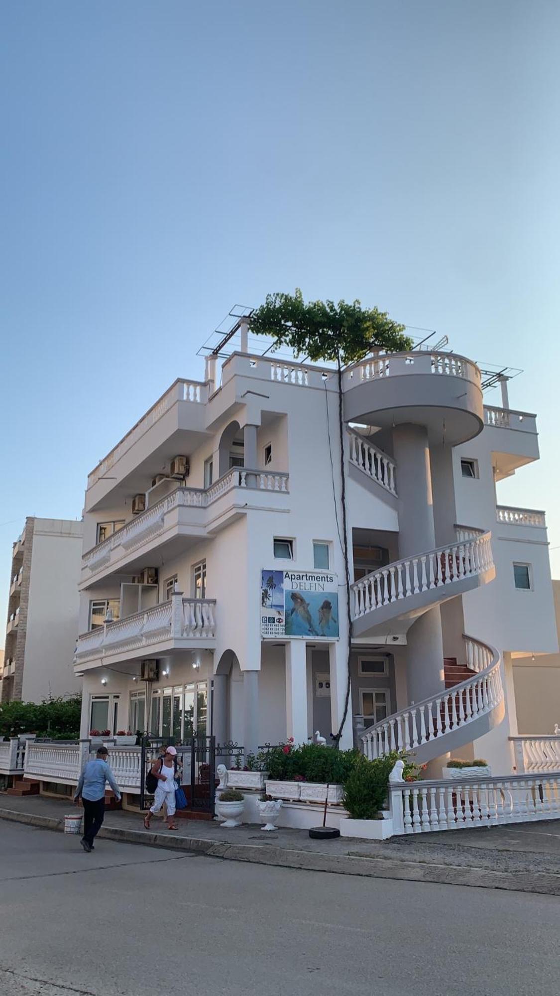 Apartments Delfin Ulcinj Bagian luar foto