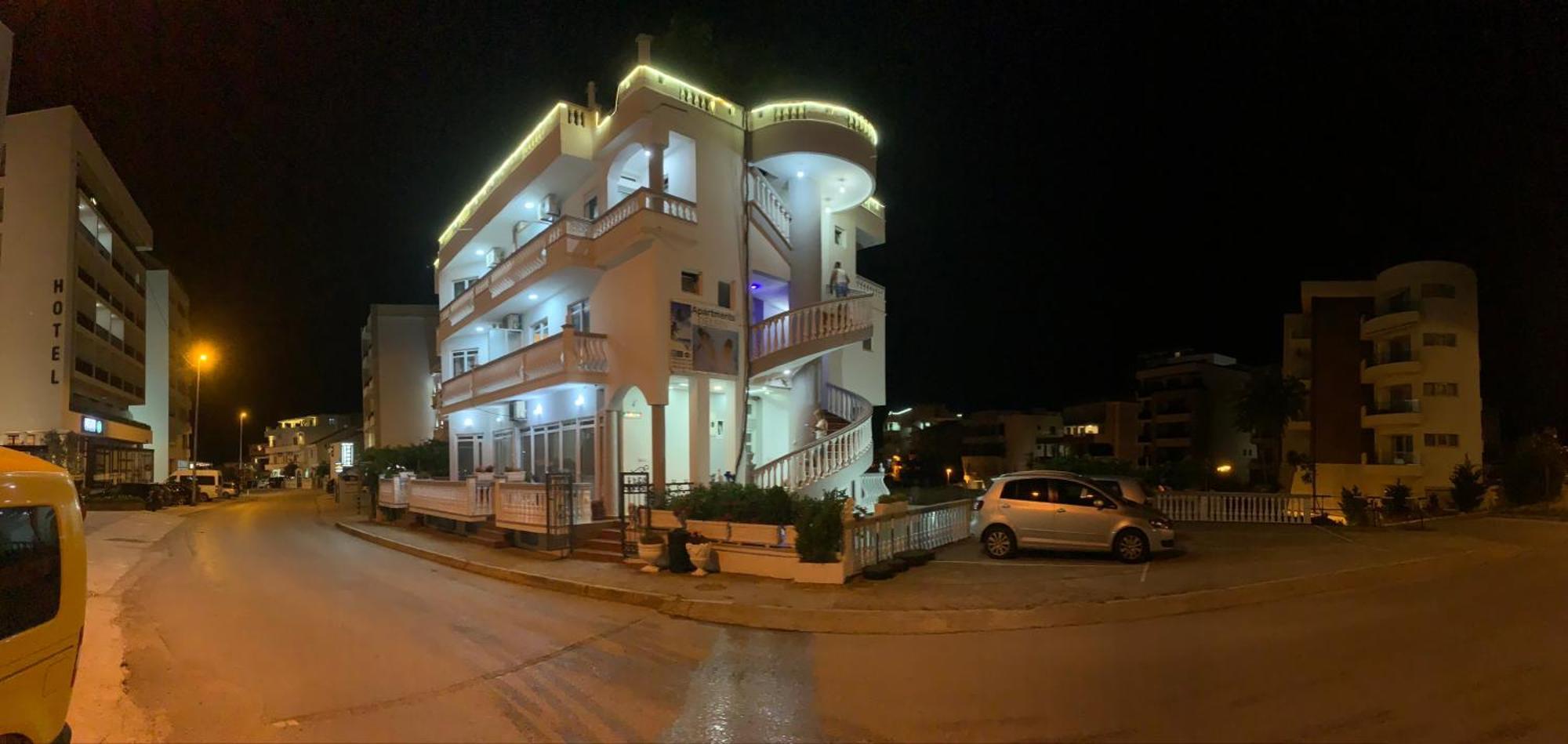 Apartments Delfin Ulcinj Bagian luar foto