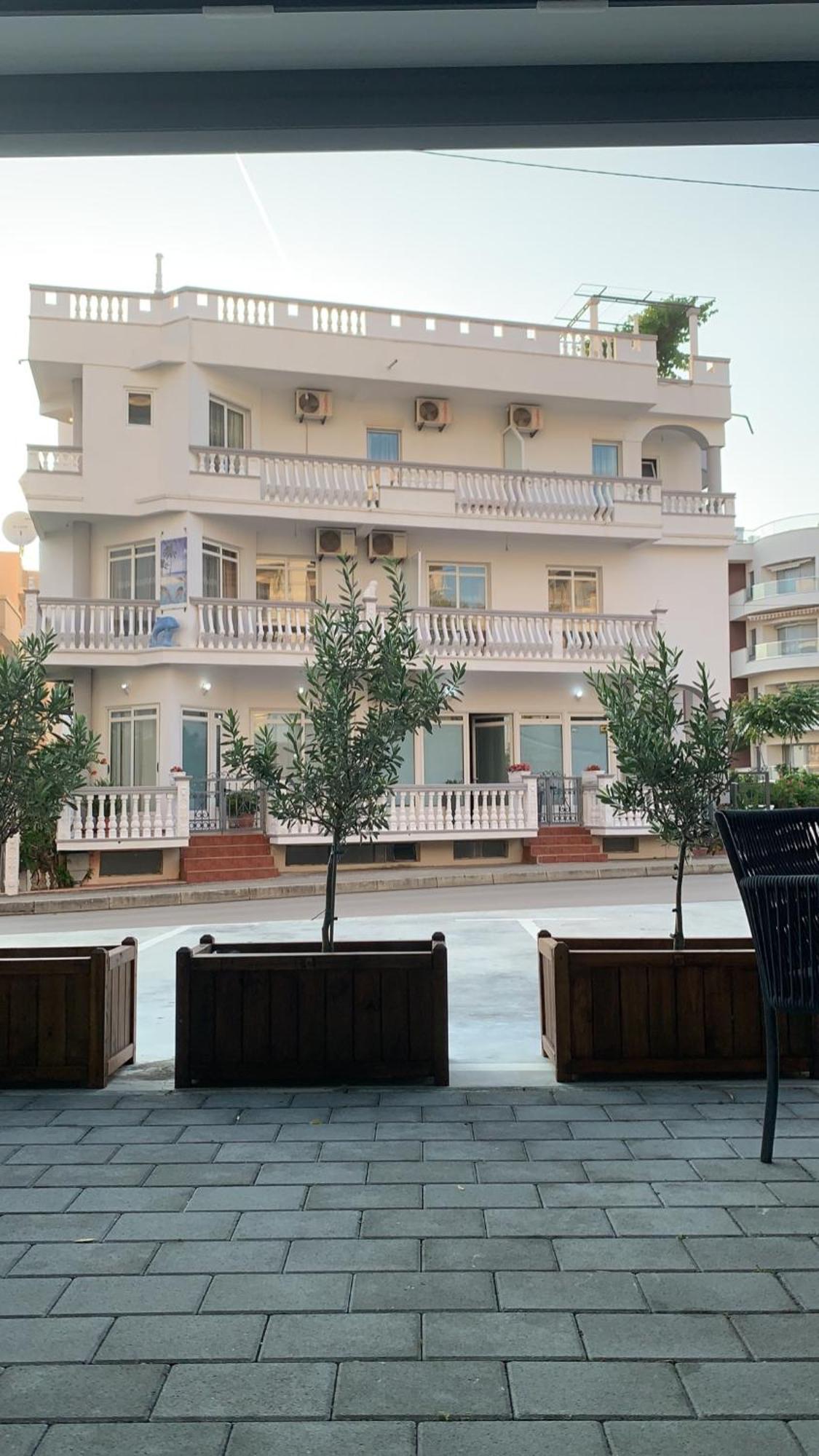 Apartments Delfin Ulcinj Bagian luar foto