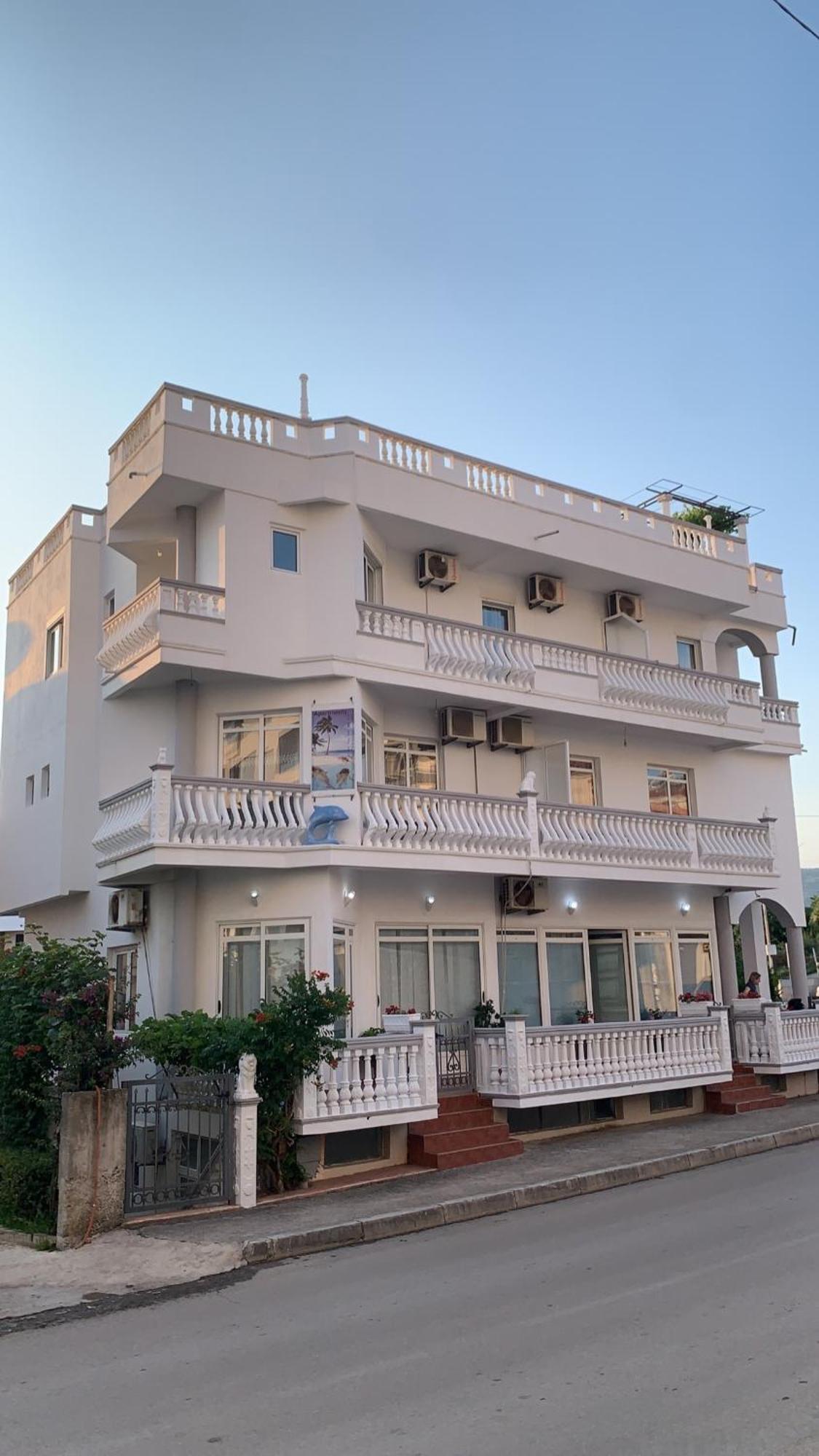 Apartments Delfin Ulcinj Bagian luar foto