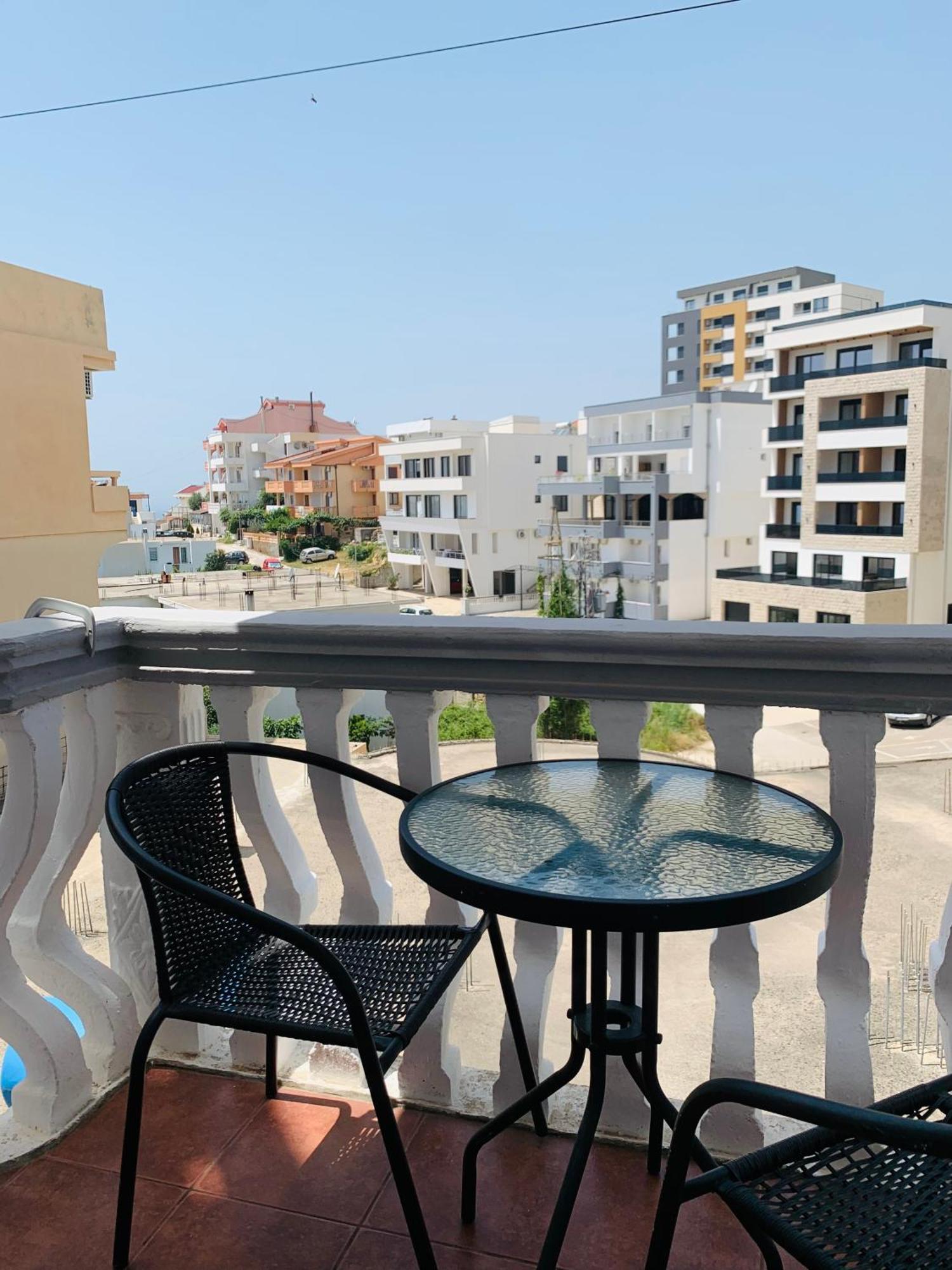 Apartments Delfin Ulcinj Bagian luar foto