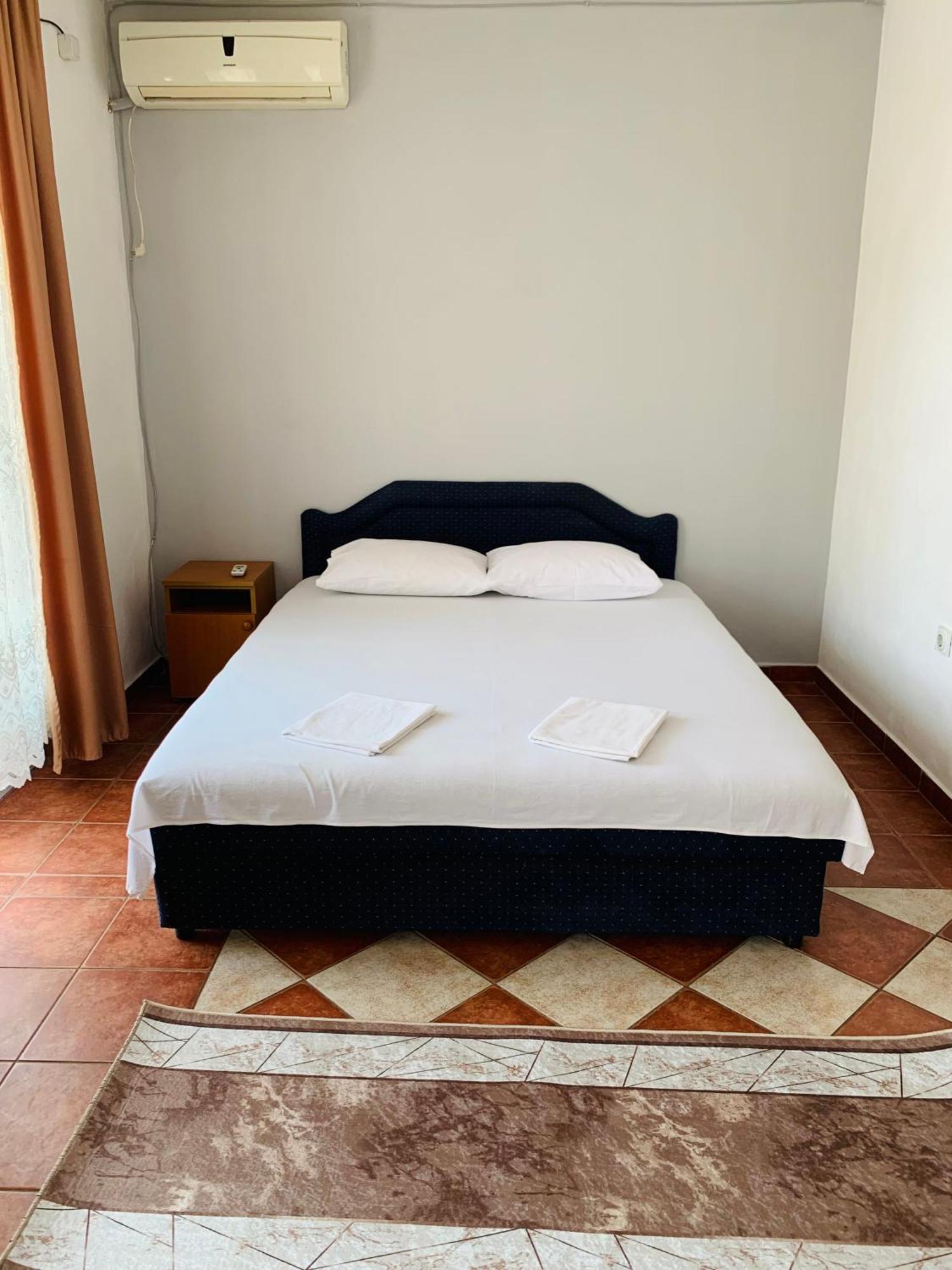 Apartments Delfin Ulcinj Bagian luar foto