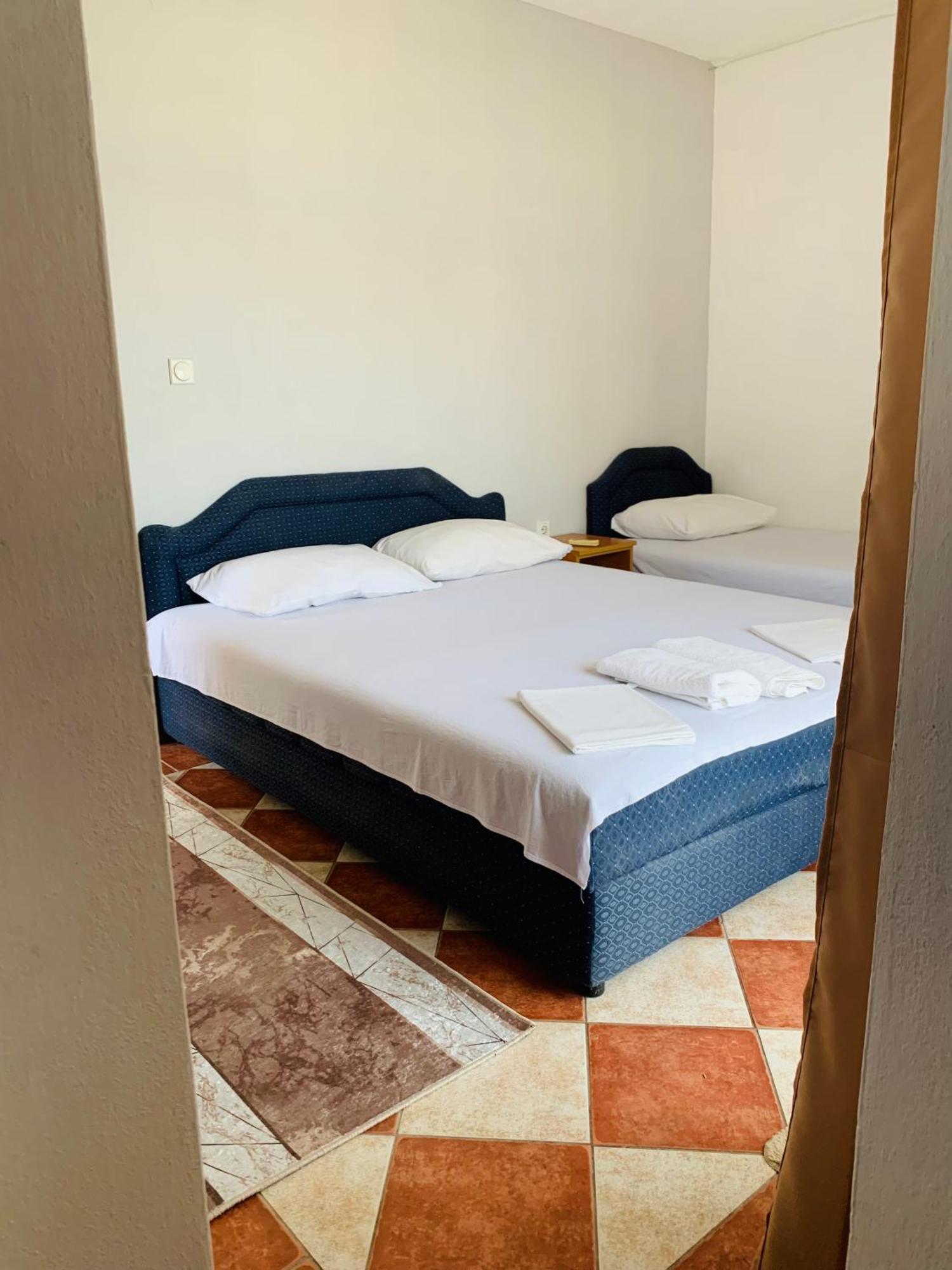Apartments Delfin Ulcinj Bagian luar foto