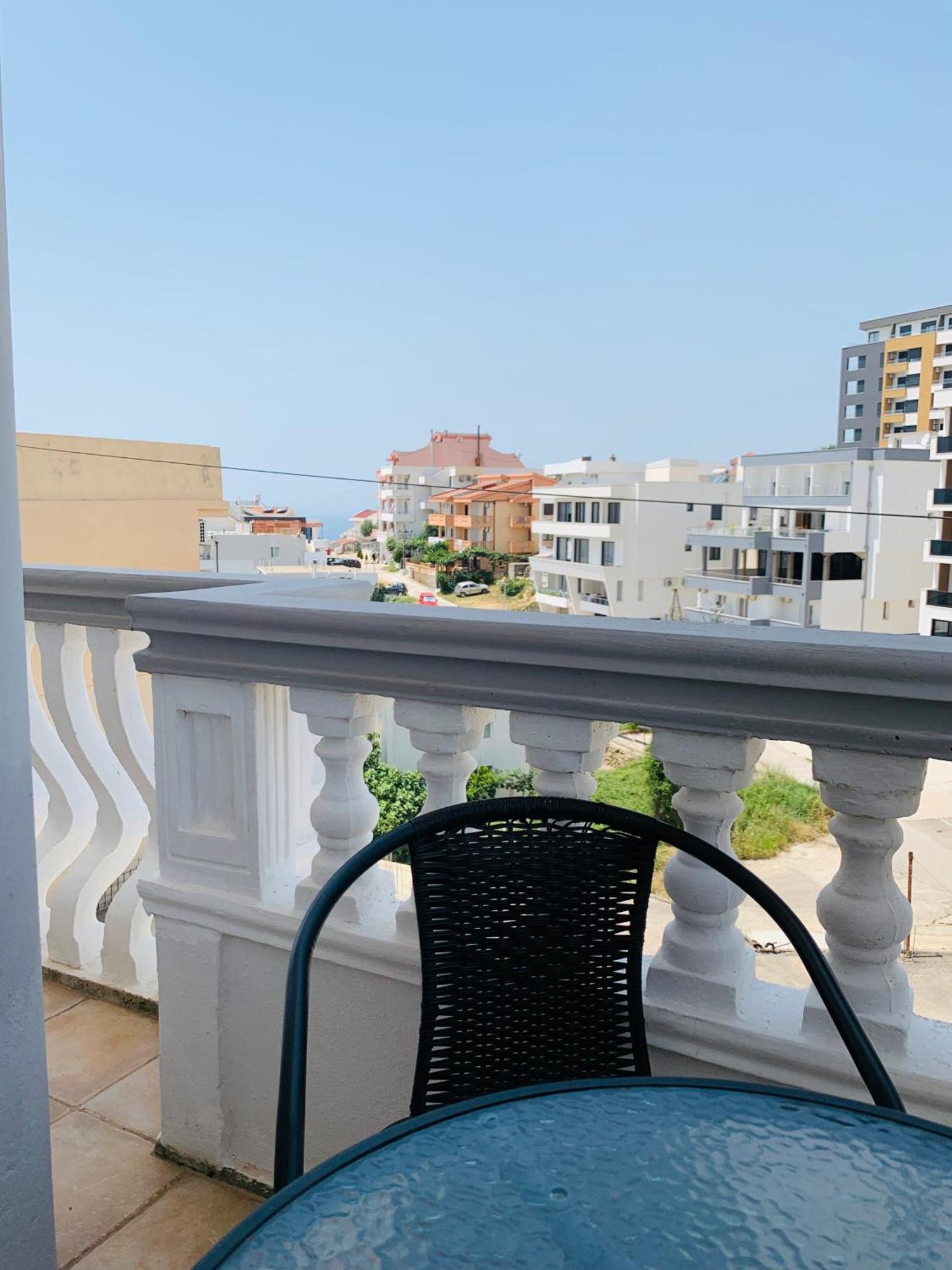Apartments Delfin Ulcinj Bagian luar foto