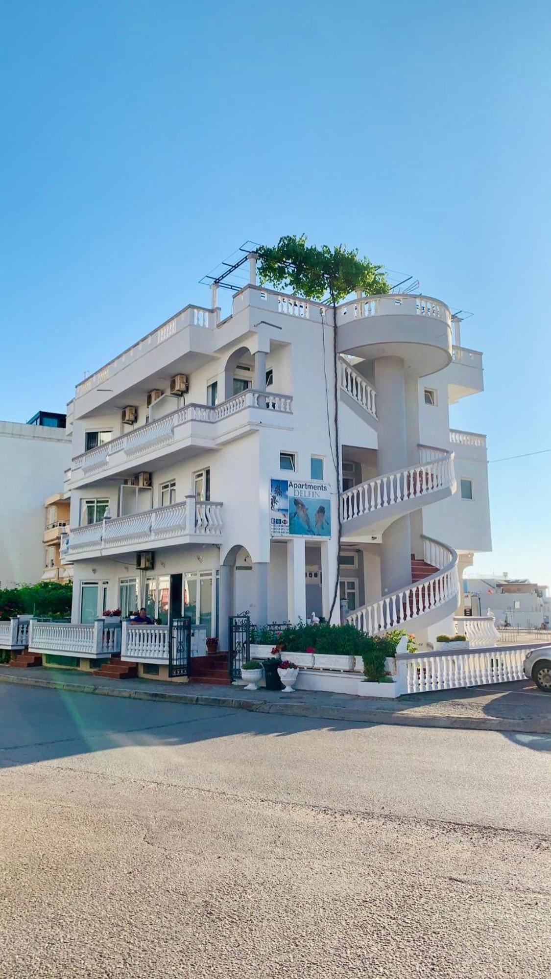 Apartments Delfin Ulcinj Bagian luar foto